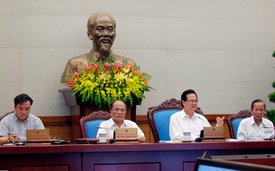 Thủ tướng Nguyễn Tấn Dũng, Phó Thủ tướng Thường trực Nguyễn Sinh Hùng, các Phó Thủ tướng Trương Vĩnh Trọng, Hoàng Trung Hải chủ trì Hội nghị.