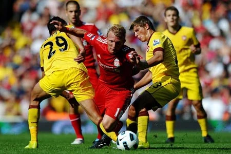 Liverpool chia điểm với Arsenal