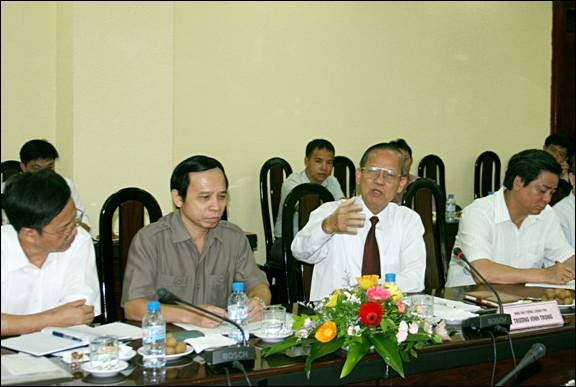 Phát triển giáo dục-đào tạo là vấn đề sống còn của vùng Tây Bắc ảnh 3 Phó Thủ tướng Trương Vĩnh Trọng phát biểu chỉ đạo tại buổi làm việc