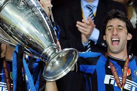 Diego Milito gia hạn hợp đồng đến năm 2014