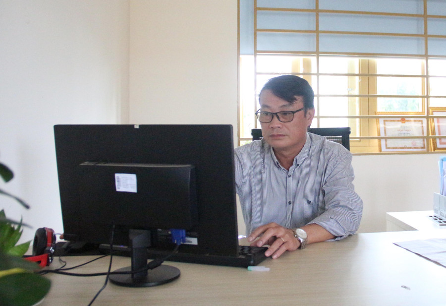 Thầy Lê Đắc Tường đã nhận được Bằng khen của Thủ tướng Chính phủ vì đã có thành tích trong công tác GD&ĐT. Thầy Lê Đắc Tường đã nhận được Bằng khen của Thủ tướng Chính phủ vì đã có thành tích trong công tác GD&ĐT.