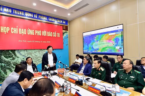 Phó Thủ tướng Chính phủ Trịnh Đình Dũng chỉ đạo tại cuộc họp. Ảnh: VGP