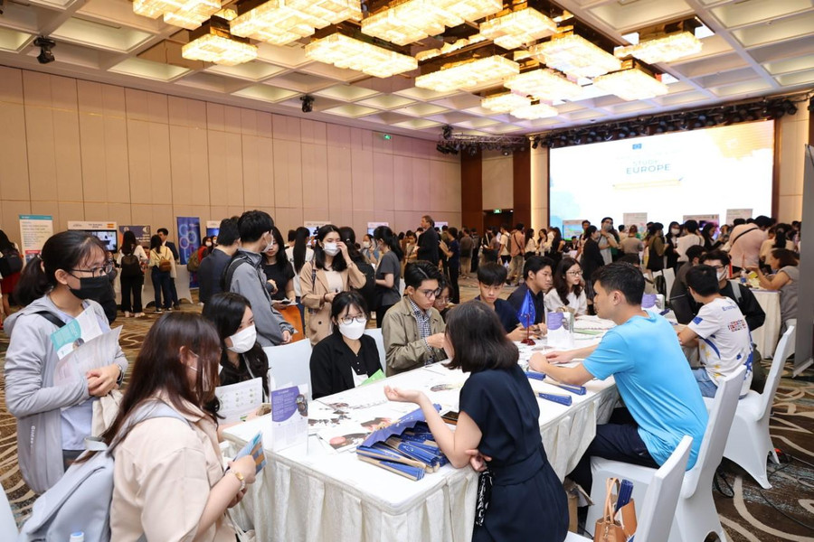 Sự kiện diễn ra vào ngày 2/10 tại Khách sạn Daewoo (Hà Nội) và ngày 9/10 tại Khách sạn Vinpearl Landmark 81, với nhiều hoạt động hấp dẫn. Sự kiện diễn ra vào ngày 2/10 tại Khách sạn Daewoo (Hà Nội) và ngày 9/10 tại Khách sạn Vinpearl Landmark 81, với nhiều hoạt động hấp dẫn.