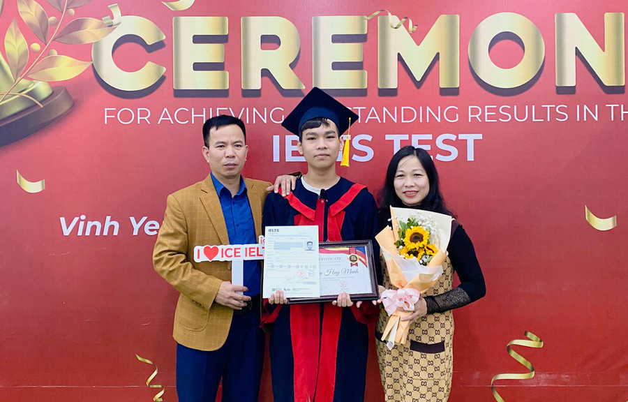 ...em Nguyễn Huy Mạnh đạt điểm tuyệt đối 9.0 trong 2 kỹ năng Reading và Listening.