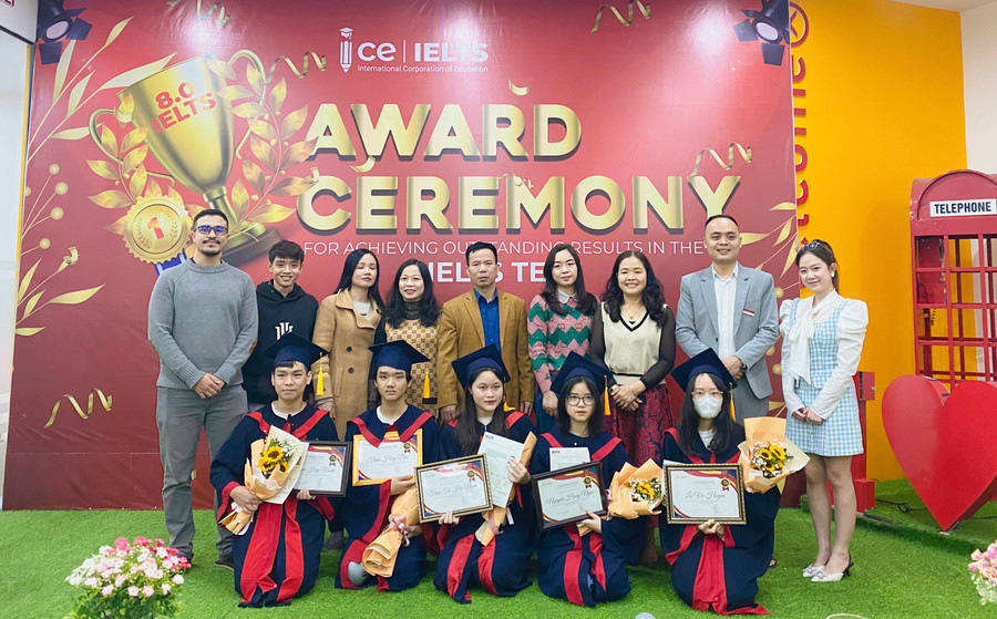 Các học viên xuất sắc tại ICE IELTS chi nhánh Vĩnh Yên giành điểm cao tại kỳ thi lấy chứng chỉ IELTS.