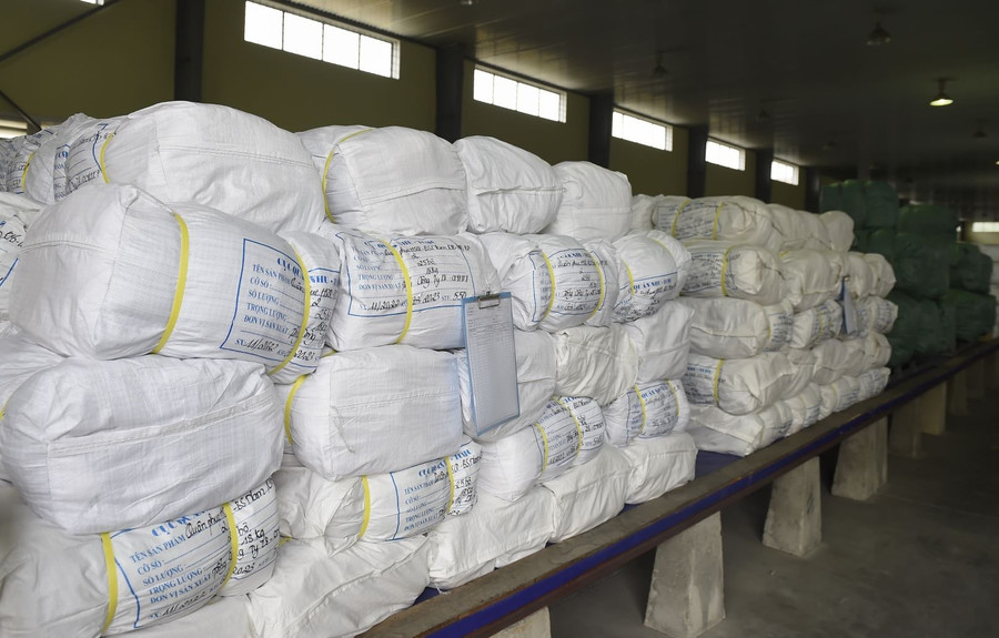 Lãnh đạo Kho 204 chia sẻ, đơn vị đã chuẩn bị hơn 14 tấn nhu yếu phẩm và toàn bộ vật tư cần thiết cho lực lượng làm nhiệm vụ tại Thổ Nhĩ Kỳ trong vòng 1 tháng. Lãnh đạo Kho 204 chia sẻ, đơn vị đã chuẩn bị hơn 14 tấn nhu yếu phẩm và toàn bộ vật tư cần thiết cho lực lượng làm nhiệm vụ tại Thổ Nhĩ Kỳ trong vòng 1 tháng.