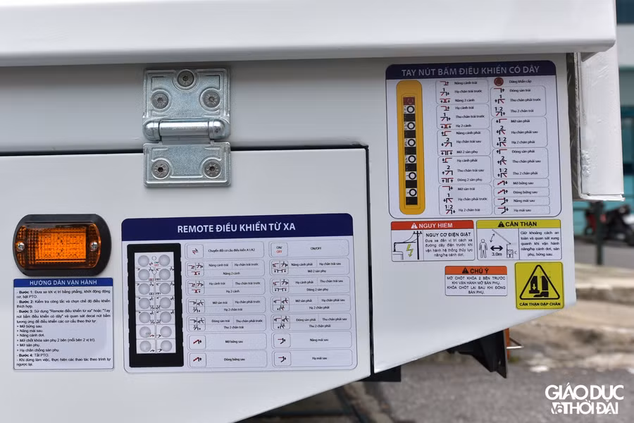 Cận cảnh xe chuyên dụng tiêm và xét nghiệm Covid-19 lưu động tại Hà Nội ảnh 3