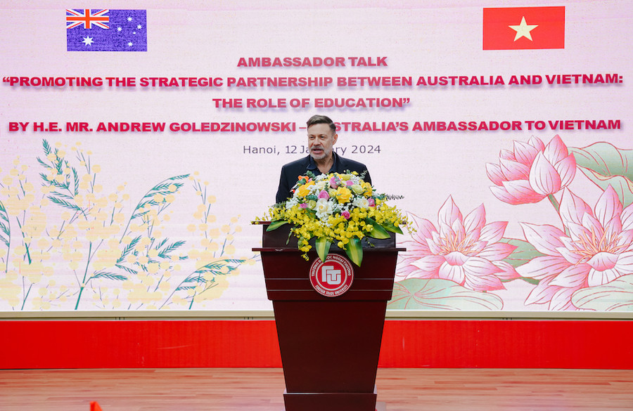 Ngài Đại sứ Andrew Goledzinowski đã chia sẻ về tiềm năng phát triển hợp tác giữa 2 quốc gia. Ngài Đại sứ Andrew Goledzinowski đã chia sẻ về tiềm năng phát triển hợp tác giữa 2 quốc gia.