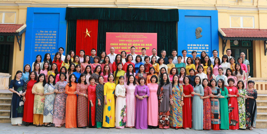 Trong Hội thi Giáo viên dạy giỏi Thành phố Hà Nội năm 2022, Trường THCS Trưng Vương cũng có vinh dự khi có 3 thầy cô dự thi và xuất sắc đạt 1 giải Nhất, 2 giải Nhì ở các bộ môn Toán học, Mĩ thuật và Âm nhạc. Trong Hội thi Giáo viên dạy giỏi Thành phố Hà Nội năm 2022, Trường THCS Trưng Vương cũng có vinh dự khi có 3 thầy cô dự thi và xuất sắc đạt 1 giải Nhất, 2 giải Nhì ở các bộ môn Toán học, Mĩ thuật và Âm nhạc.