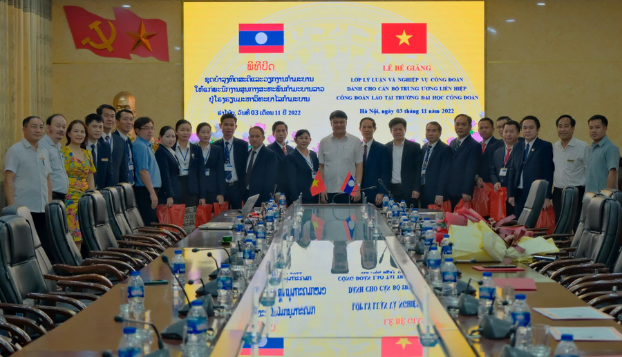 Lễ bế giảng được tổ chức thành công tốt đẹp.