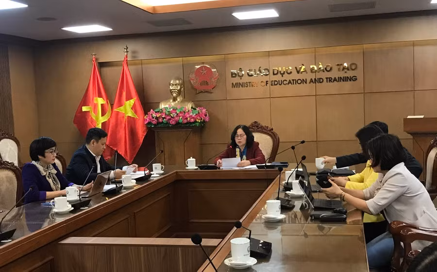 Quang cảnh buổi làm việc.