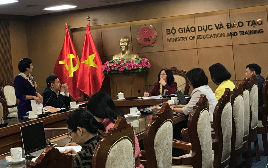 Đại diện Viện KHGDVN, đơn vị được giao xây dựng Chương trình GDMN mới phát biểu ý kiến. Đại diện Viện KHGDVN, đơn vị được giao xây dựng Chương trình GDMN mới phát biểu ý kiến.