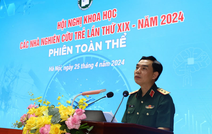 GS.TS, Trung tướng Lê Minh Thái - Giám đốc Học viện Kỹ thuật quân sự phát biểu tại hội nghị. GS.TS, Trung tướng Lê Minh Thái - Giám đốc Học viện Kỹ thuật quân sự phát biểu tại hội nghị.