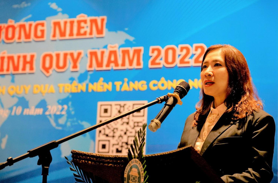 TS Lê Thị Hằng phát biểu tại hội nghị.