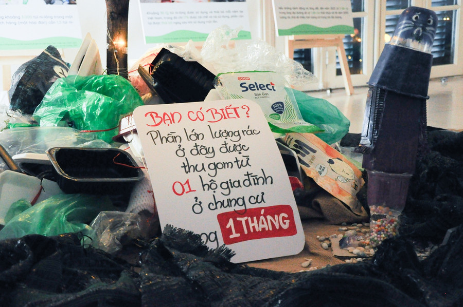 Những người thực hiện cho biết, số rác thu về được được tận dụng tối đa 100%, không để tạo thêm rác trong lúc làm ra sản phẩm.