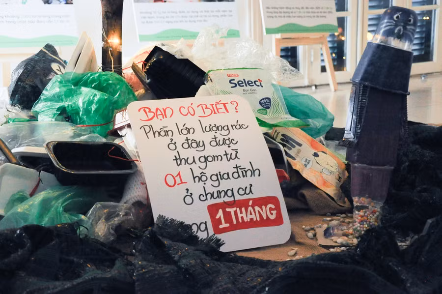 Những người thực hiện cho biết, số rác thu về được được tận dụng tối đa 100%, không để tạo thêm rác trong lúc làm ra sản phẩm.