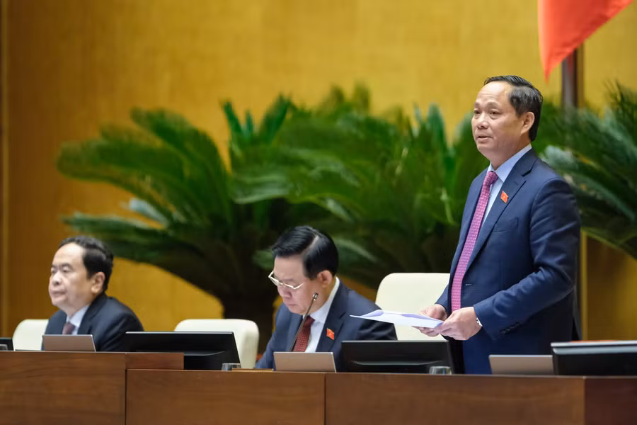 Phó Chủ tịch Quốc hội Trần Quang Phương phát biểu kết luận phiên thảo luận.