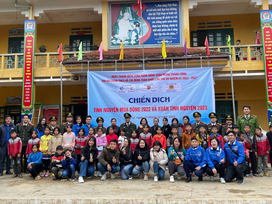 Tổng giá trị của chương trình hơn 100 triệu đồng. Với nhiều hoạt động phong phú, ý nghĩa, chương trình đã diễn ra thành công và để lại nhiều ấn tượng tốt đẹp, giúp đỡ được nhiều học sinh, giáo viên có thêm điều kiện để học tập, giảng dạy. Tổng giá trị của chương trình hơn 100 triệu đồng. Với nhiều hoạt động phong phú, ý nghĩa, chương trình đã diễn ra thành công và để lại nhiều ấn tượng tốt đẹp, giúp đỡ được nhiều học sinh, giáo viên có thêm điều kiện để học tập, giảng dạy.