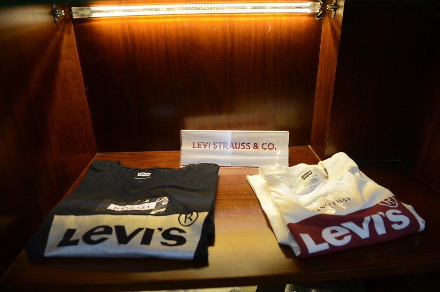 &quot; Tổng cục cũng ban hành kế hoạch cao điểm trước, trong và sau tết Nguyên Đán, tập trung vào các mặt hàng thiết yếu như: thức ăn, gia vị,… Tổng cục cũng xây dựng đề án có trang về hàng giả để người dân có thể truy cập nắm thông tin cũng như phản ánh về những hành vi vi phạm.&quot; Bà Ngọc cho biết thêm.