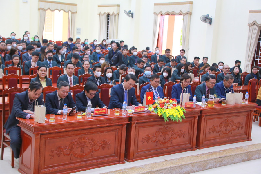 Lãnh đạo Sở GD&ĐT Quảng Trị và đoàn công tác Trường Đại học Rajabhat Sakon Nakhon, Thái Lan tại hội thảo. Lãnh đạo Sở GD&ĐT Quảng Trị và đoàn công tác Trường Đại học Rajabhat Sakon Nakhon, Thái Lan tại hội thảo.