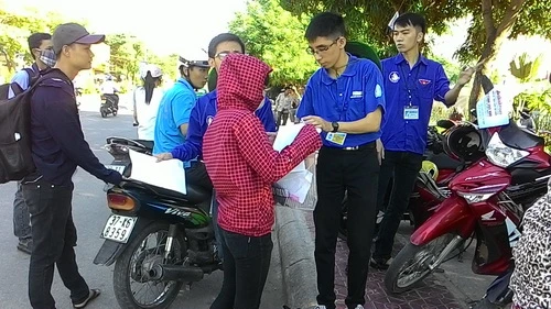 Nghệ An: Hơn 1.700 sinh viên ra quân Chiến dịch hè tình nguyện và Tiếp sức mùa thi năm 2015.