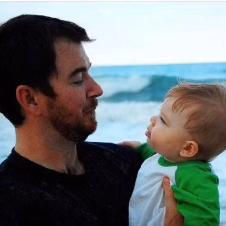 Cau be duoc che anh gay sot mot thoi va bien co cuoc doi sau khi noi tieng - Anh 4