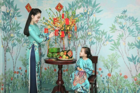 Yêu chết đi được với cảnh con gái Linh Nga chải tóc cho mẹ - Ảnh 9 Yeu chet di duoc voi canh con gai Linh Nga chai toc cho me - Anh 9
