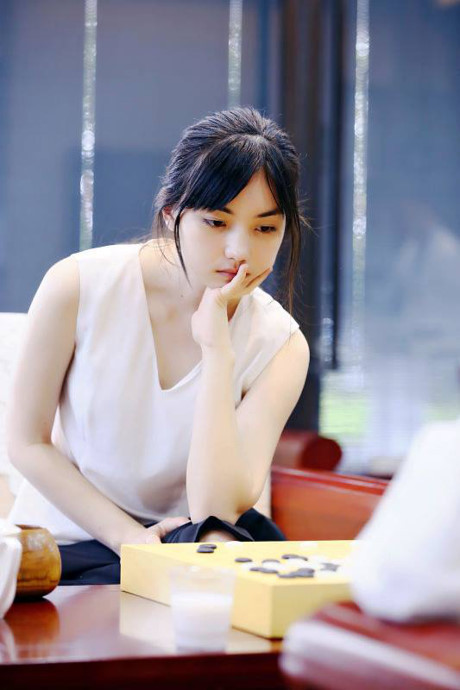 Vẻ đẹp thoát tục của nữ kỳ thủ cờ vây tài giỏi - Ảnh 2 Ve dep thoat tuc cua nu ky thu co vay tai gioi - Anh 2