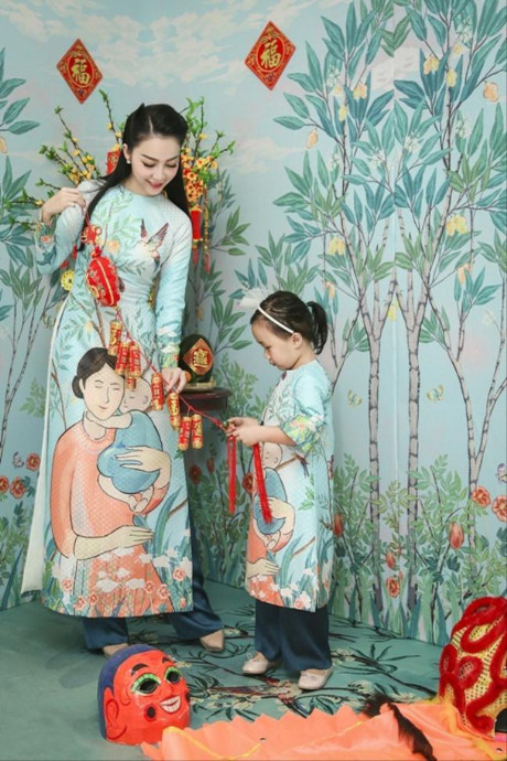 Yêu chết đi được với cảnh con gái Linh Nga chải tóc cho mẹ - Ảnh 6 Yeu chet di duoc voi canh con gai Linh Nga chai toc cho me - Anh 6