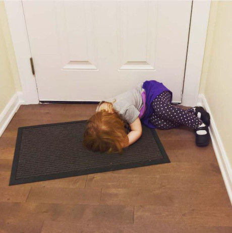 Nghin le mot ly do khoc loc, an va vo ly cua tre con - Anh 9