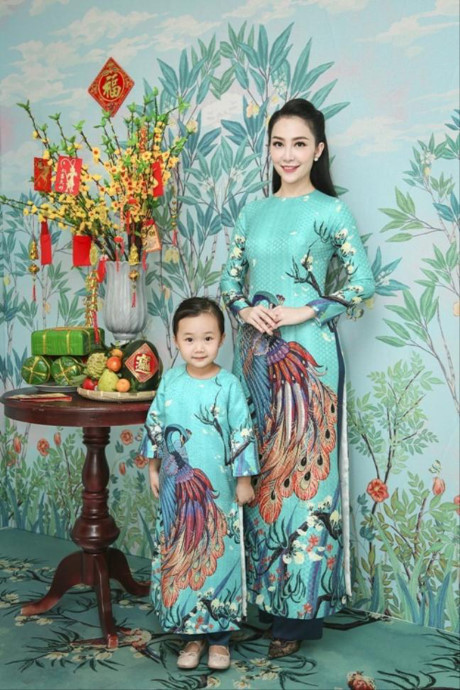 Yêu chết đi được với cảnh con gái Linh Nga chải tóc cho mẹ - Ảnh 8 Yeu chet di duoc voi canh con gai Linh Nga chai toc cho me - Anh 8