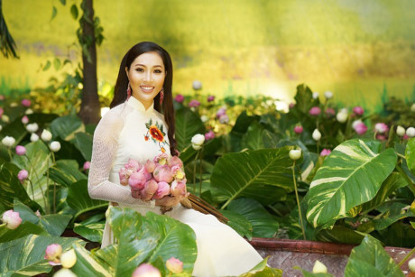 Hoa Khoi Ao Dai Dieu Ngoc dam tham trong tiec mung nam moi - Anh 5