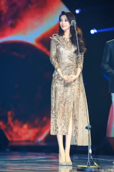 Dau an thoi trang cua Pham Bang Bang qua nhung phong cach khac biet - Anh 20