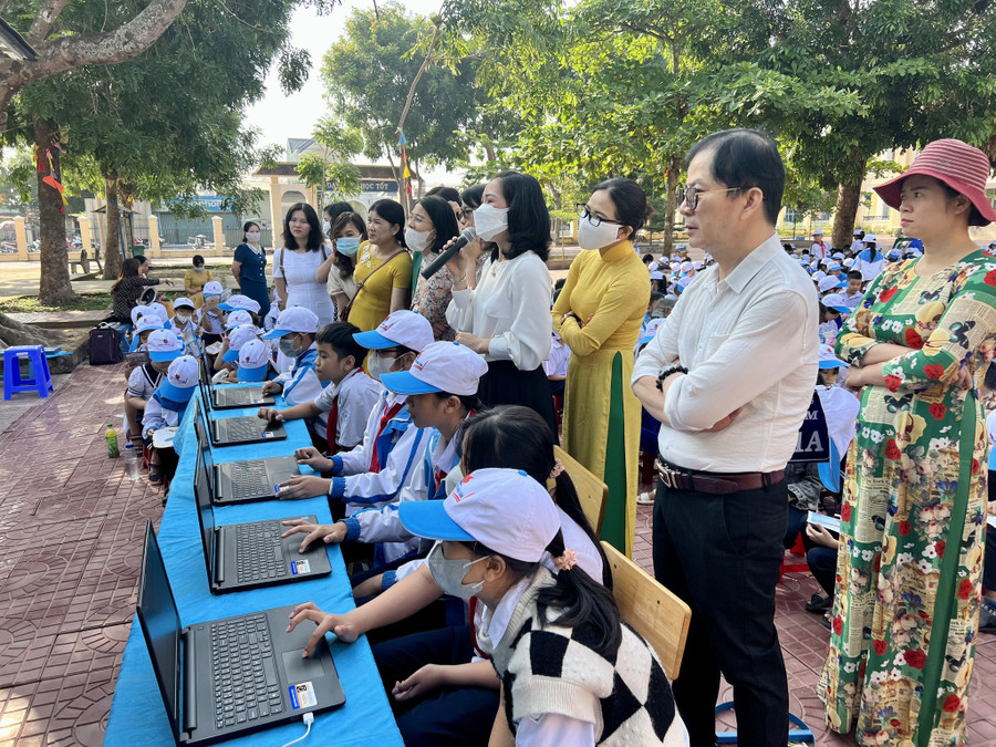 Thư viện tỉnh Kon Tum tổ chức nhiều hoạt động để học sinh trau dồi thêm tri thức. Thư viện tỉnh Kon Tum tổ chức nhiều hoạt động để học sinh trau dồi thêm tri thức.