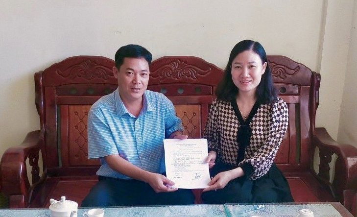 Sách được đưa về các huyện, xã, phường trên địa bàn tỉnh Kon Tum để hỗ trợ, cung cấp tài liệu về khoa học – kĩ thuật, giúp người dân vươn lên thoát nghèo Sách được đưa về các huyện, xã, phường trên địa bàn tỉnh Kon Tum để hỗ trợ, cung cấp tài liệu về khoa học – kĩ thuật, giúp người dân vươn lên thoát nghèo