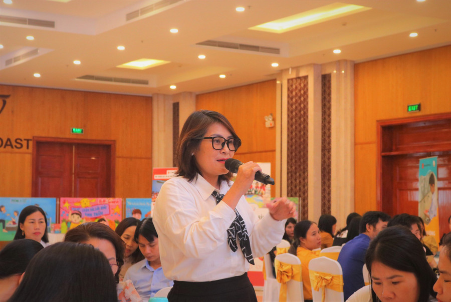 Cô Lương Thị Hoa Lý, Hiệu trưởng Trường TH Hải Đình chia sẻ các mô hình tiêu biểu trong nhà trường.