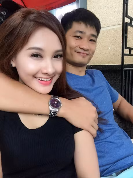 Su that bat ngo: Chong ngoai doi cua Bao Thanh cung dong 