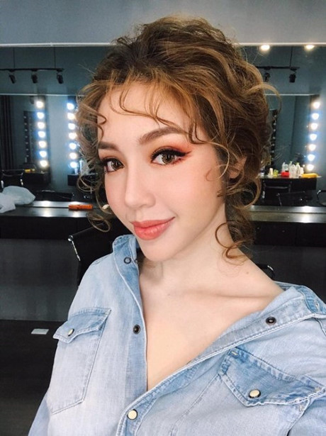 Chán để tóc mái thưa Hariwon lạ lẫm với tóc Chan de toc mai thua Hariwon la lam voi toc