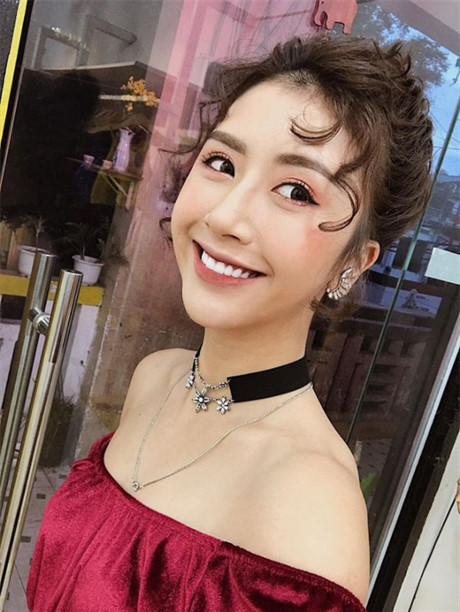 Chán để tóc mái thưa Hariwon lạ lẫm với tóc Chan de toc mai thua Hariwon la lam voi toc