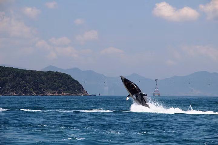 Xem loại tàu lặn của tổng thống Donald Trump tại biển Nha Trang