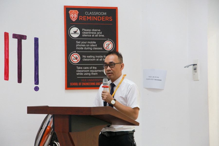 TS Nguyễn Quang Lịch - Khoa trưởng Khoa kỹ thuật và Công nghệ, ĐH Huế phát biểu tại chương trình tập huấn.