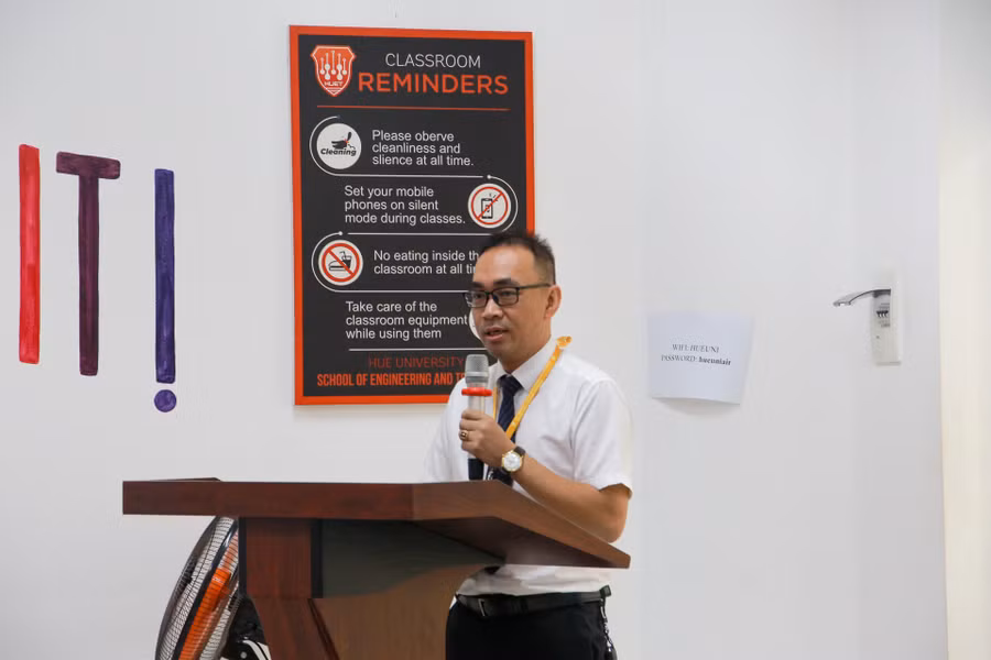 TS Nguyễn Quang Lịch - Khoa trưởng Khoa kỹ thuật và Công nghệ, ĐH Huế phát biểu tại chương trình tập huấn.