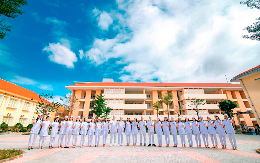 Sinh viên trường Cao đẳng Y tế Huế trước thềm năm học mới. Sinh viên trường Cao đẳng Y tế Huế trước thềm năm học mới.