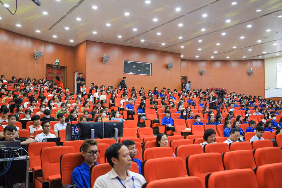 Chương trình quy tụ khoảng 200 đại biểu, chuyên gia, nhà khoa học, nhà quản lý, nhà hoạch định chính sách, đại diện doanh nghiệp,… tham gia.