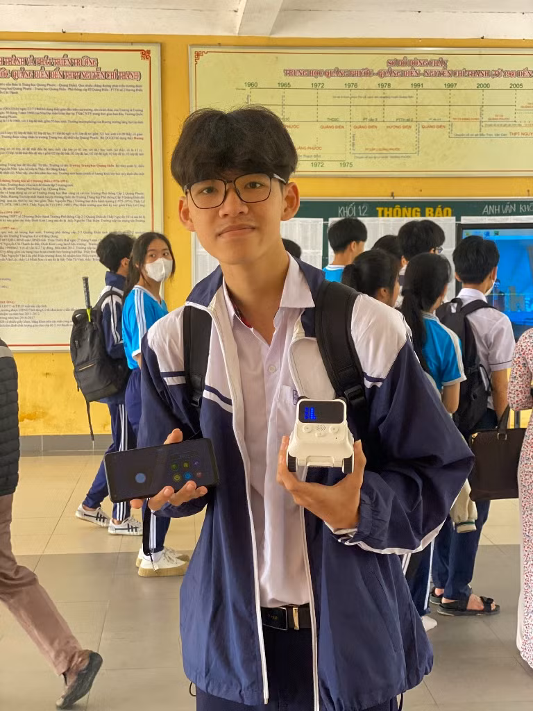 Học sinh Nguyễn Danh – Trường THPT Nguyễn Chí Thanh có nhiều trải nghiệm thú vị, bổ ích với phòng học STEM.