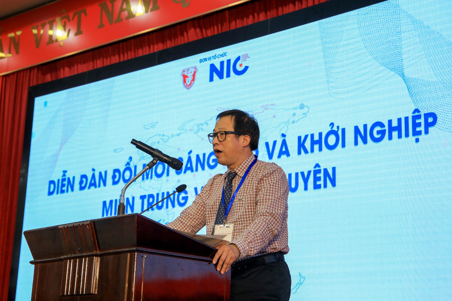 PGS.TS Lê Anh Phương – Giám đốc ĐH Huế phát biểu tại chương trình. PGS.TS Lê Anh Phương – Giám đốc ĐH Huế phát biểu tại chương trình.