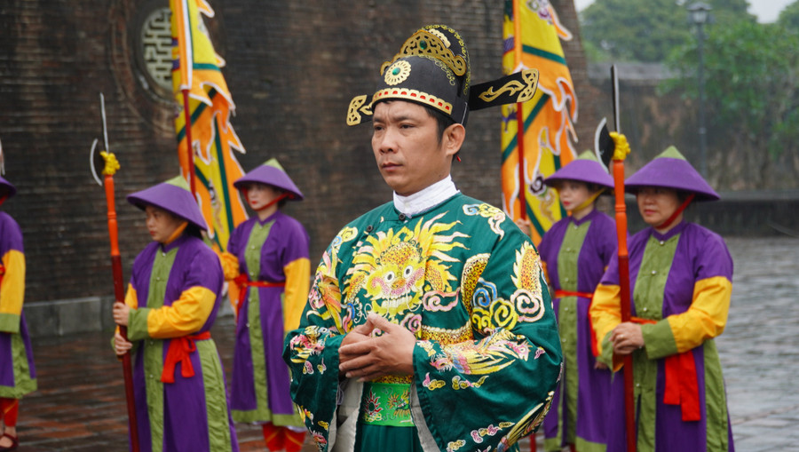 Cố đô Huế là nơi còn lưu giữ nhiều giá trị văn hóa đặc sắc. Cố đô Huế là nơi còn lưu giữ nhiều giá trị văn hóa đặc sắc.