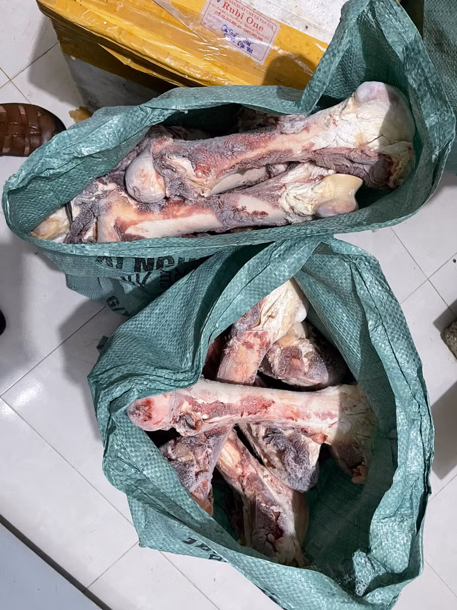 Số thịt này được bà Nhiên nhập cho các quán ăn, nhà hàng, dịch vụ đám cưới. (Ảnh: CACC)