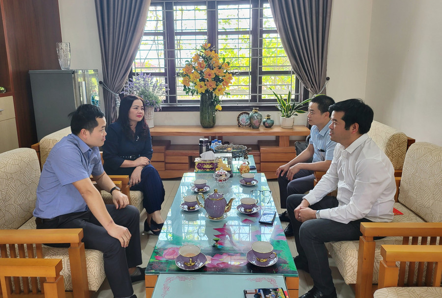 Văn phòng Báo GD&amp;TĐ làm việc với bà Lê Thị Hương - Giám đốc Sở GD&amp;ĐT tỉnh Quảng Trị. (Ảnh: Đặng Tài).