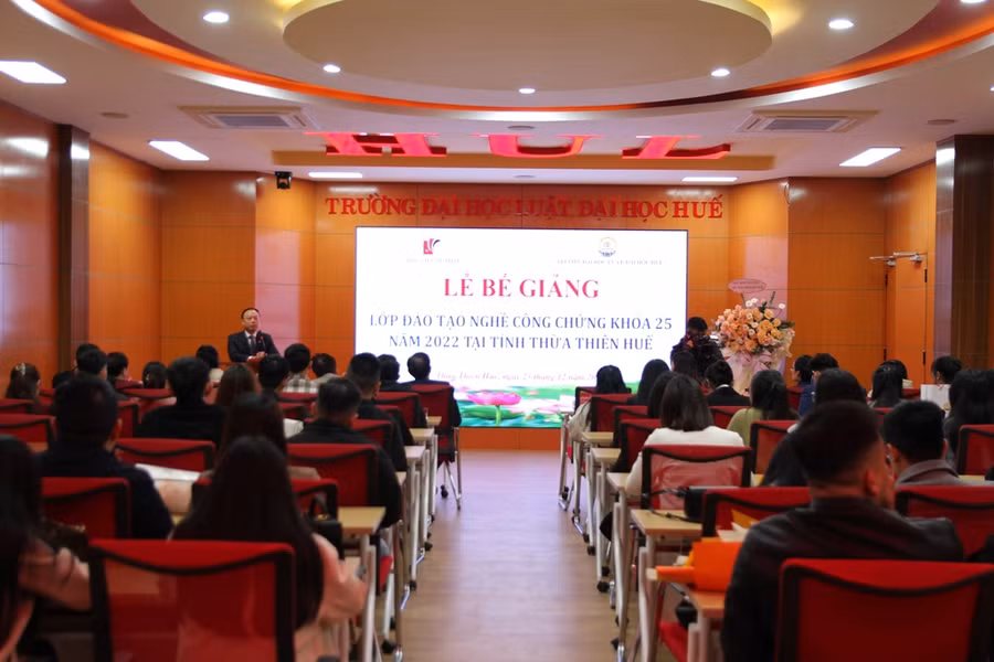 Lễ bế giảng lớp đào tạo nghề công chứng khóa 25.